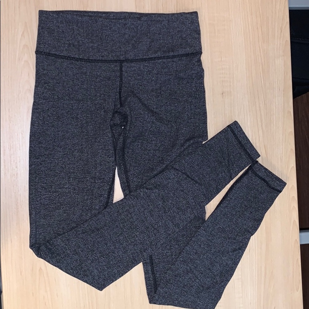 Lululemon Leggings Gray Zig Zag Design